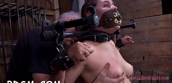  Hotty gets her anal prodded with toy drilling on her clits